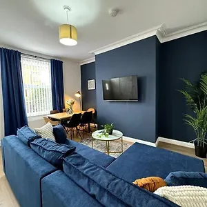  Apartment Modern 5-bed Near Centre United Kingdom